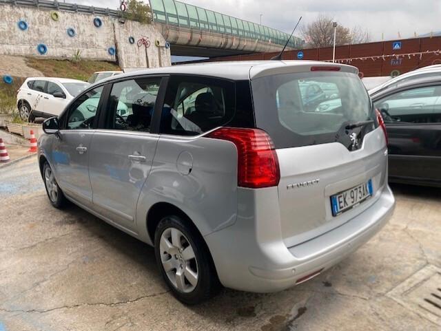 Peugeot 5008 1.6 HDi 112CV Family