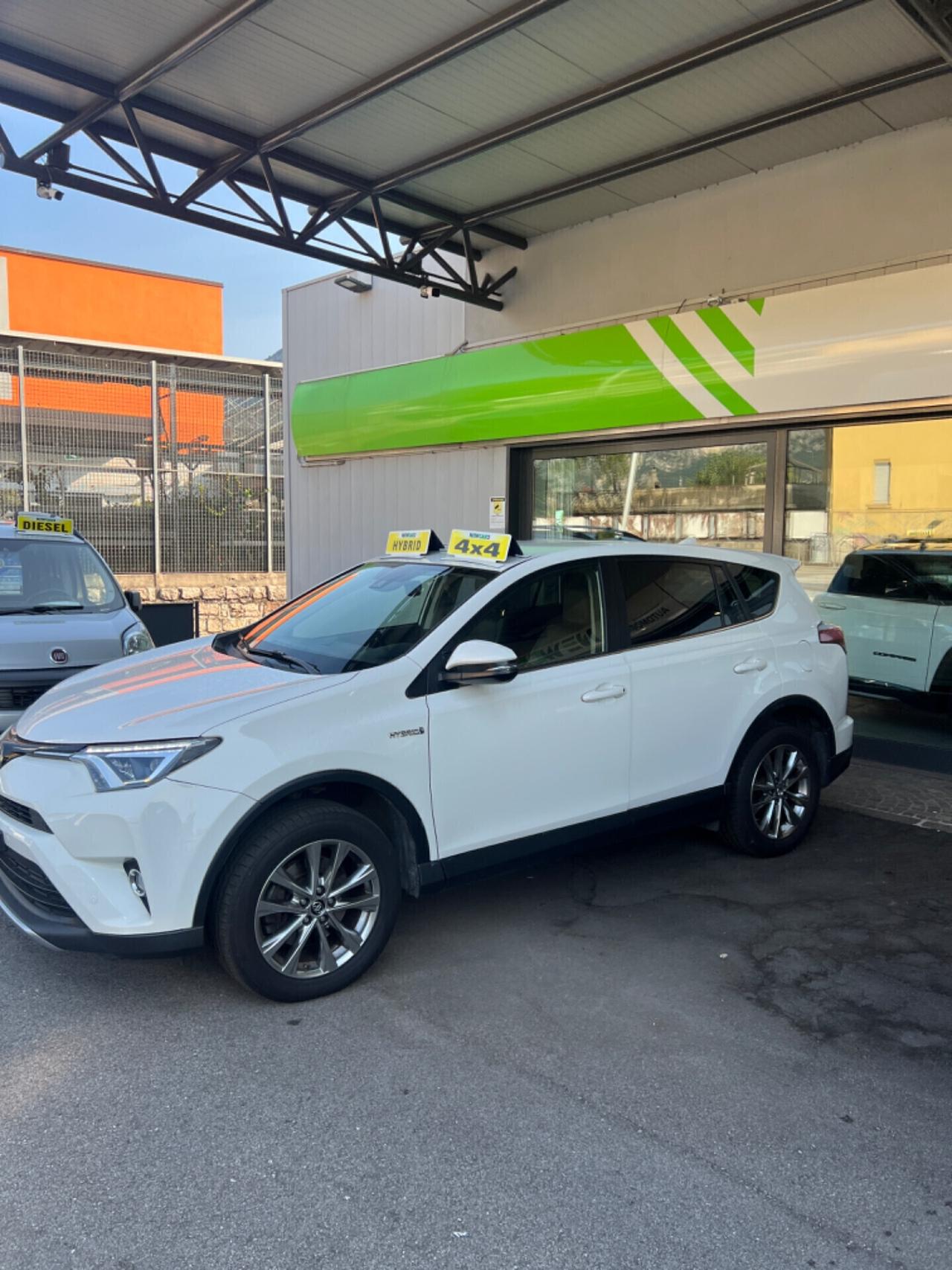 TOYOTA RAV 4 2.5 HYBRID 4WD LOUNGE