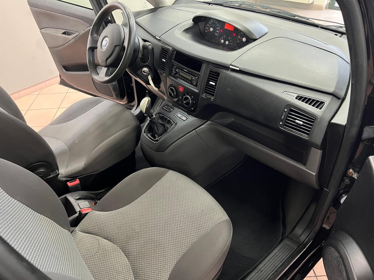 Fiat Idea 1.2 16V BlackLabel