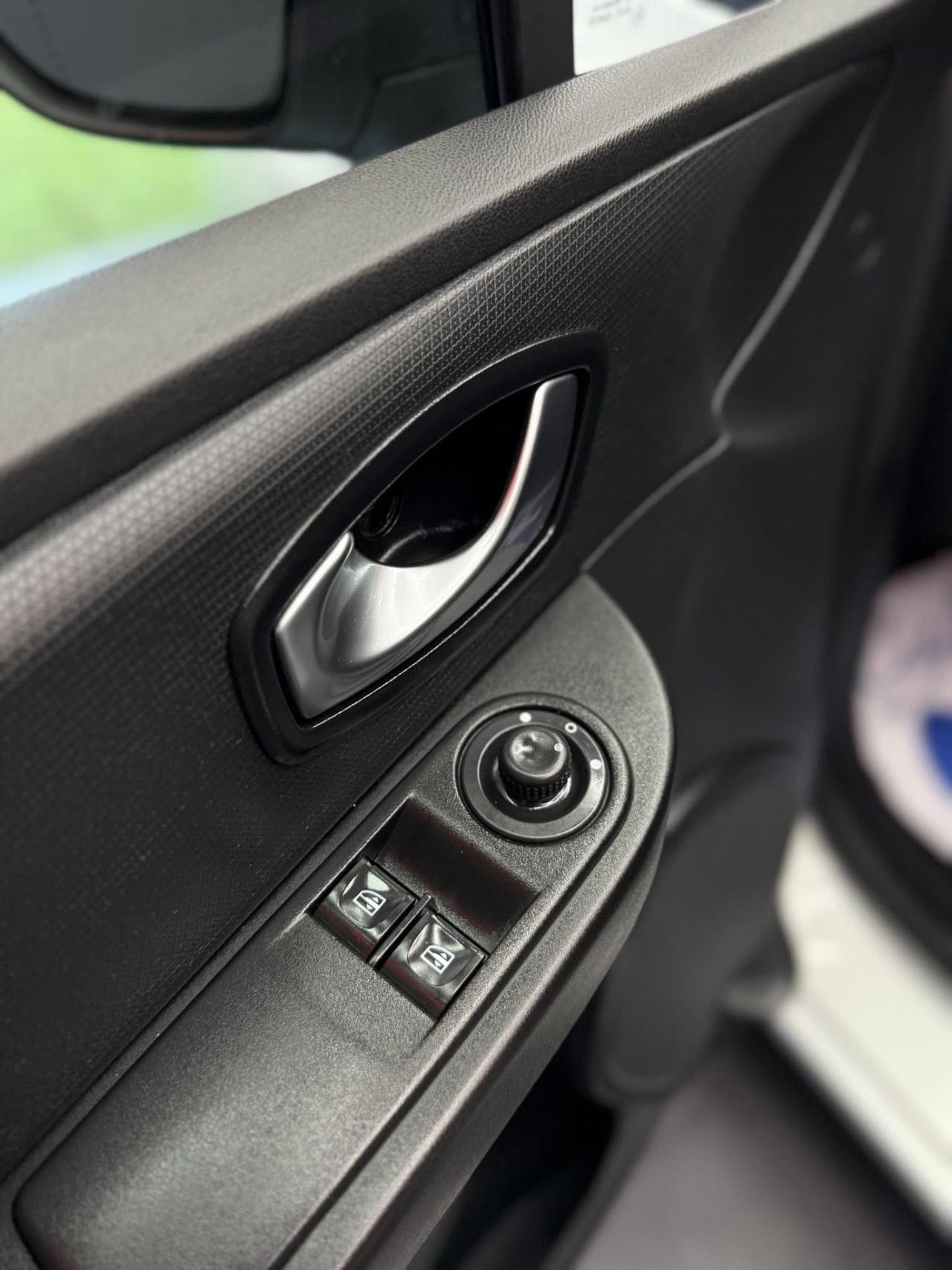 Renault Clio 1.2 Benzina 75CV Intens 2016