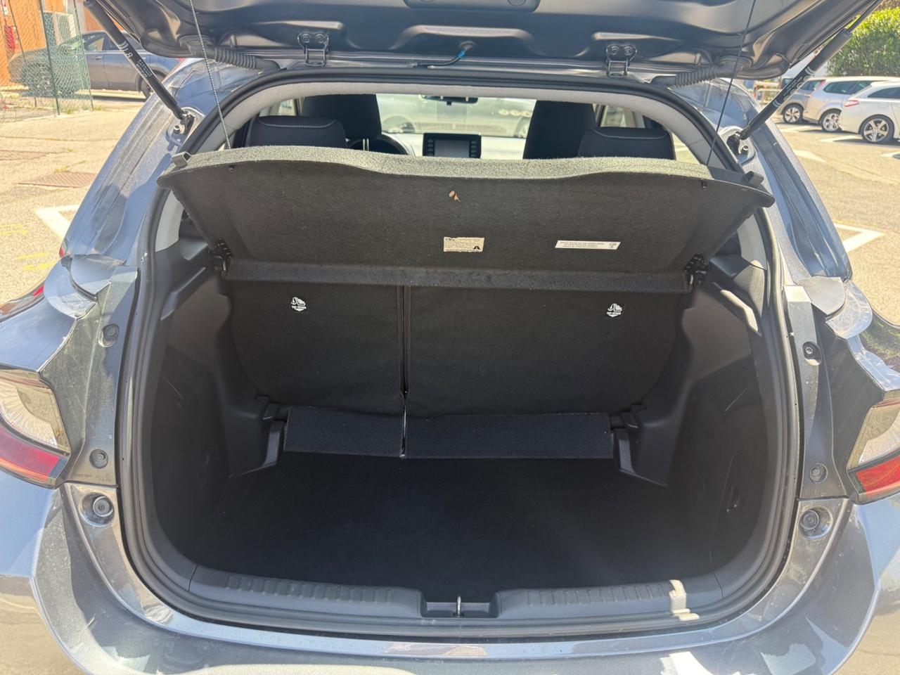 Toyota Yaris 1.5 Hybrid 5 porte Business