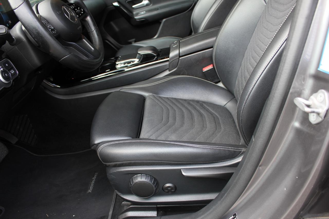 Mercedes-benz A 180 d Automatic Sport NAVY RETROCAMERA