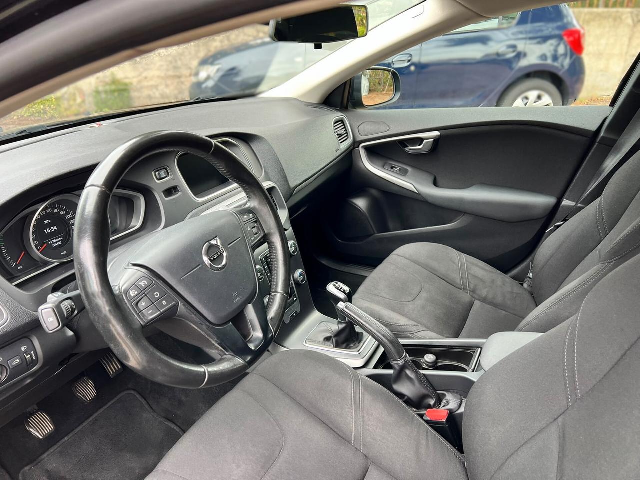 VOLVO V40 2.0 d2 Kinetic my18 - 2018