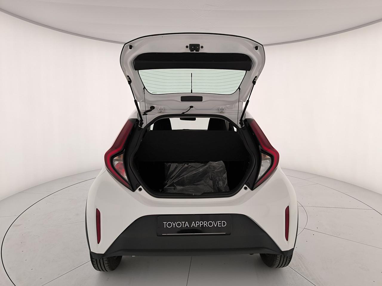 Toyota Aygo x 1.0 active 72cv