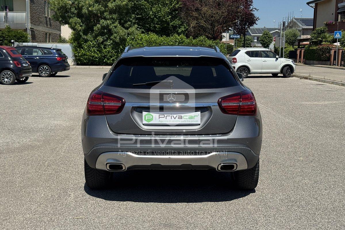 MERCEDES GLA 200 d Business