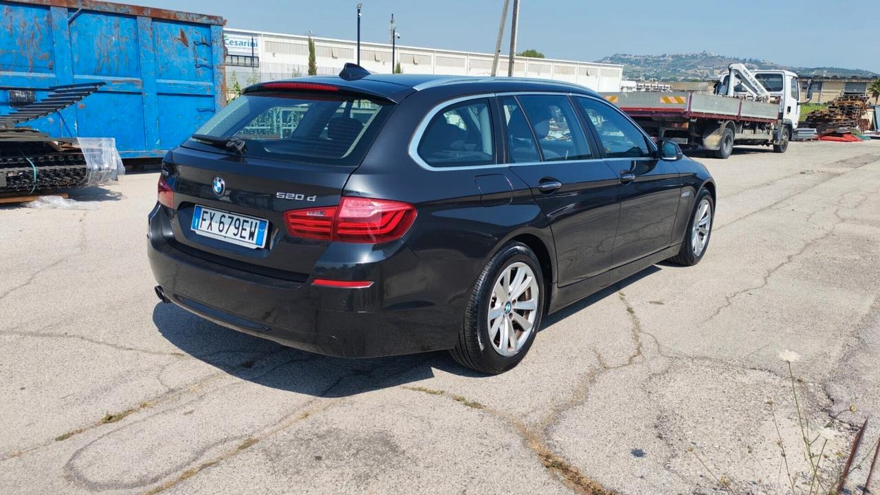 Bmw 520 520d xDrive Luxury