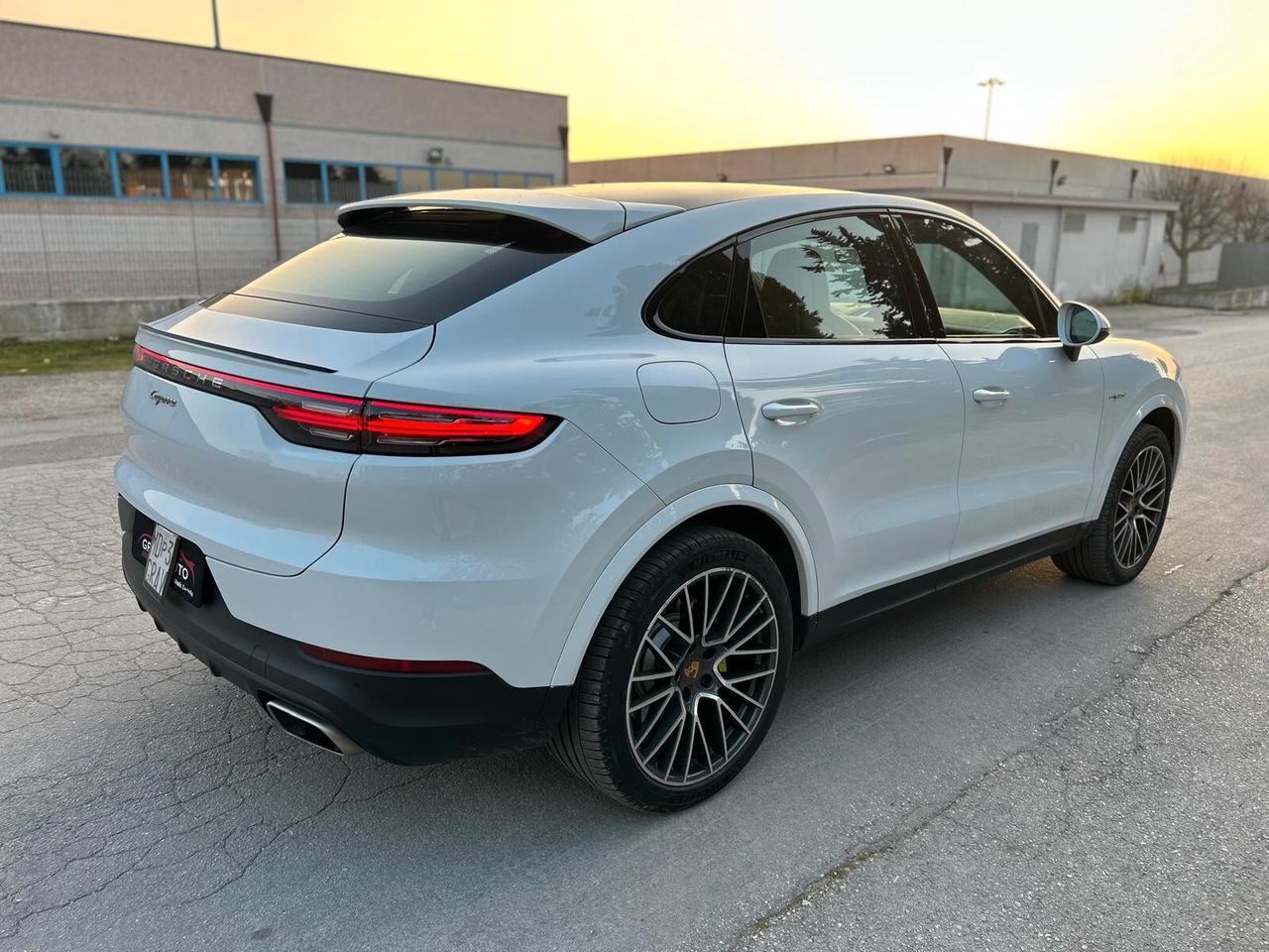 Porsche Cayenne Coupé 3.0 V6 E-Hybrid NO SUPERBOLLO