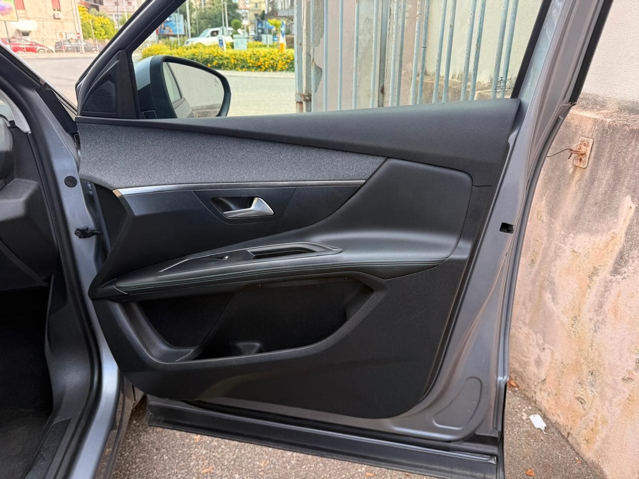 Peugeot 3008 HDi 130 S&S EAT8 Allure