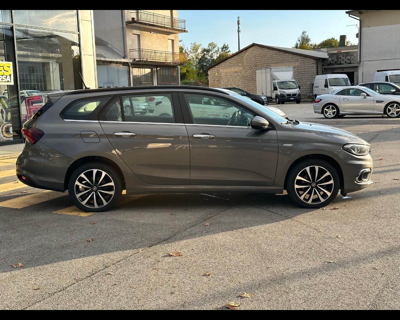 FIAT Tipo (2015-->) Tipo 1.6 Mjt S&S SW Lounge