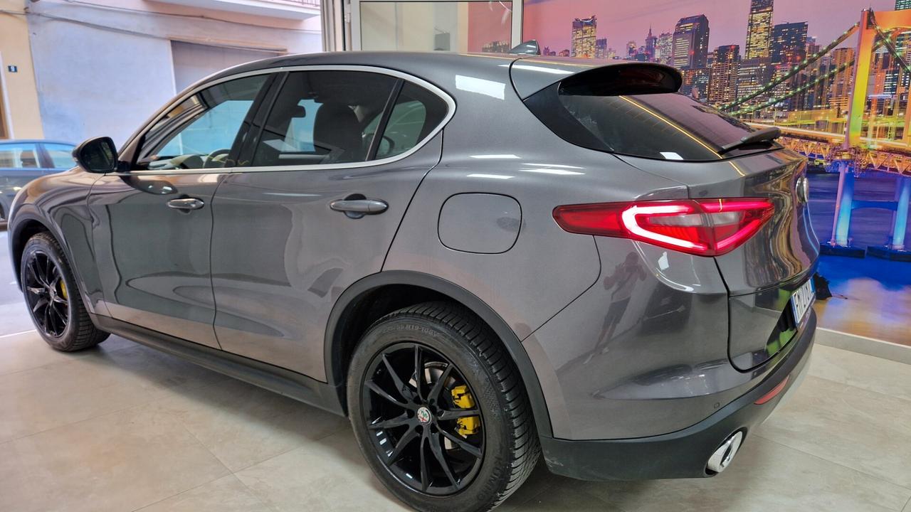 Alfa Romeo Stelvio 2.2 Turbodiesel 210 CV AT8 Q4 Executive