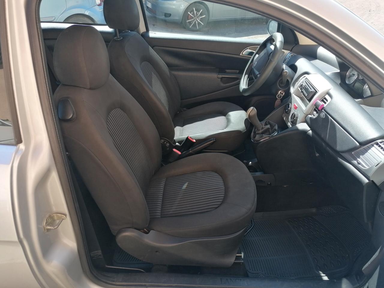 Lancia Ypsilon 1.3 MJT 75 CV(neopatentati)