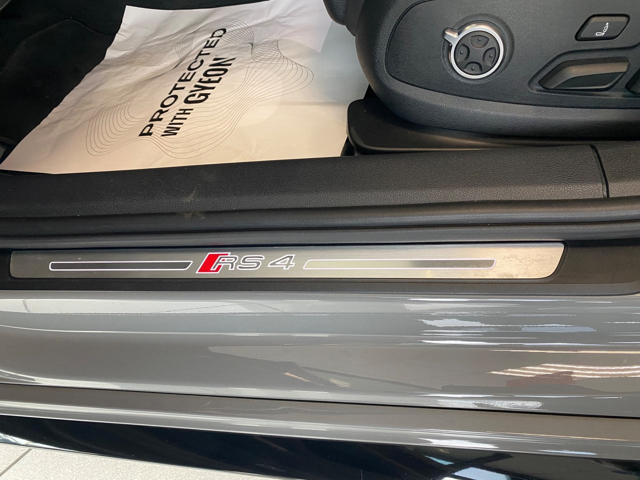 Audi A4 RS 4 Avant 2.9 TFSI quattro tiptronic