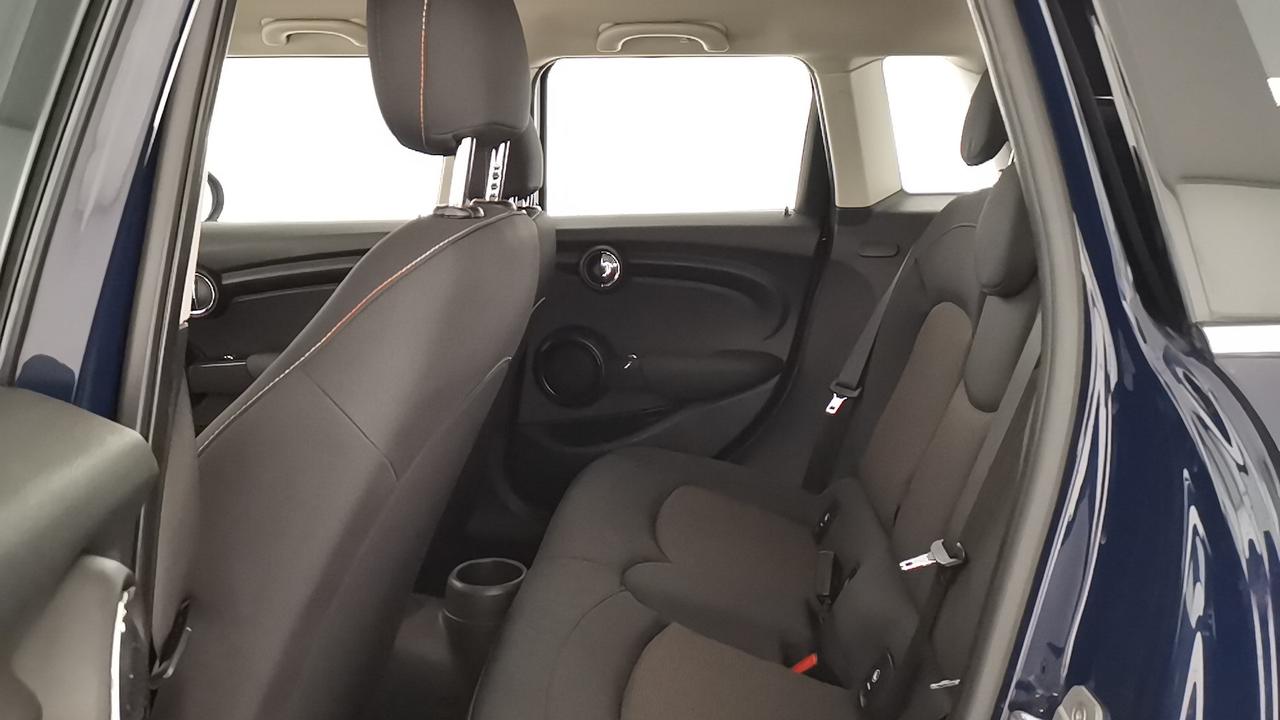 MINI Mini IV F55 2018 5p - Mini 5p 1.5 One Business 102cv auto