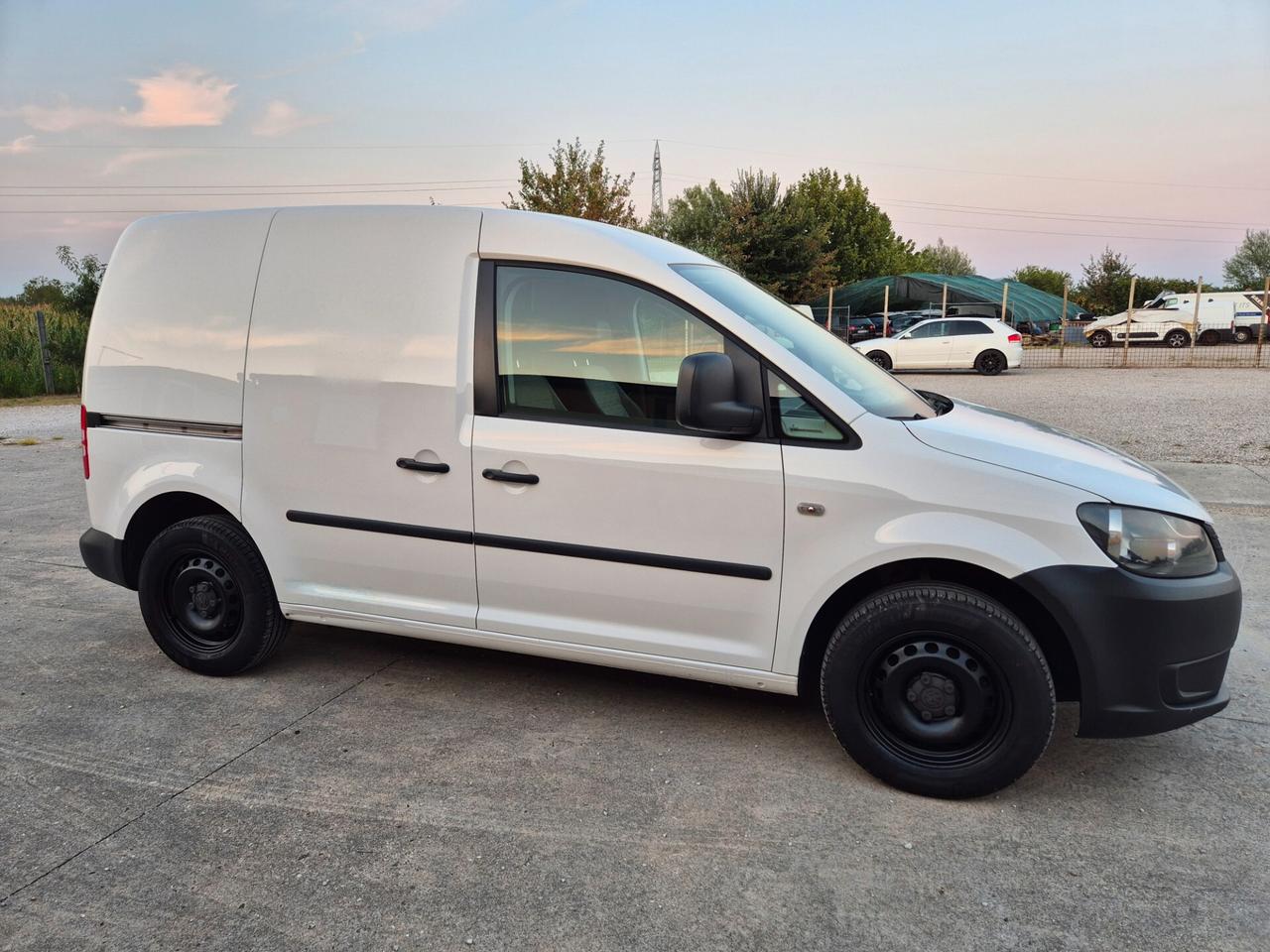 Volkswagen Caddy 1.6 TDI 102 CV neopatentati