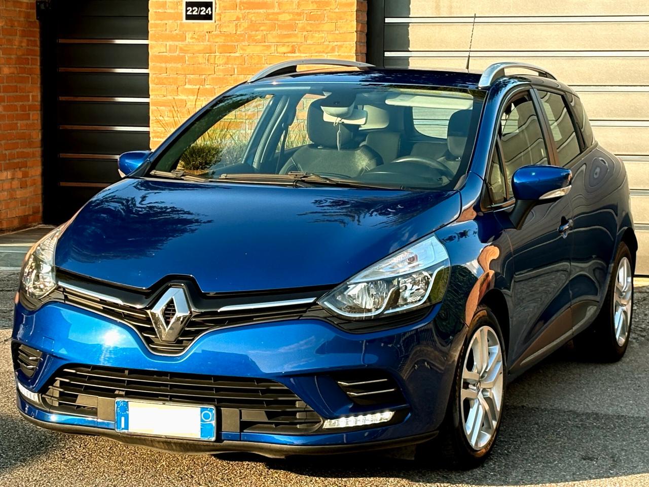 RENAULT CLIO 1.5D-EURO 6-Motore con 145000KM-2018