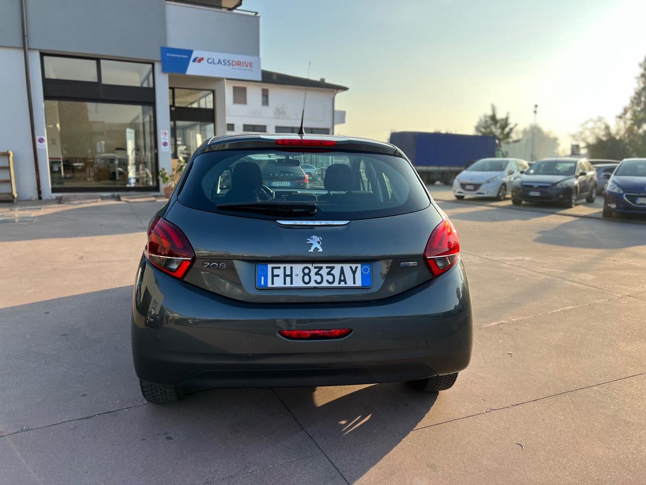 Peugeot 208 PureTech 82 5p. GPL Allure