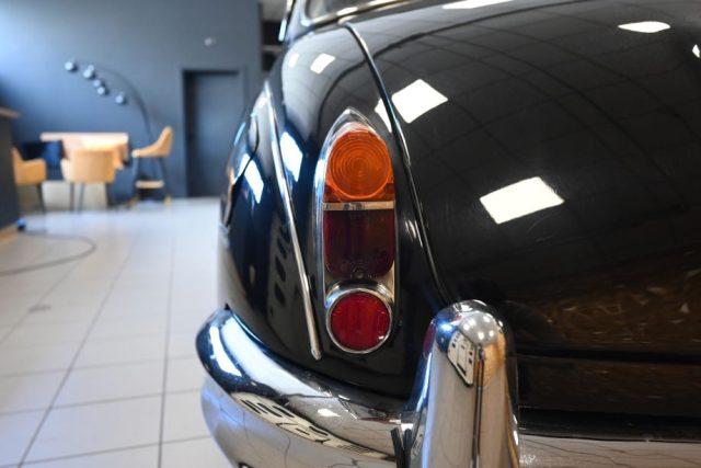 DAIMLER Sovereign 2.5 V8 AUTO GUIDA A DESTRA PERFETTA ITALIANA NUOVA