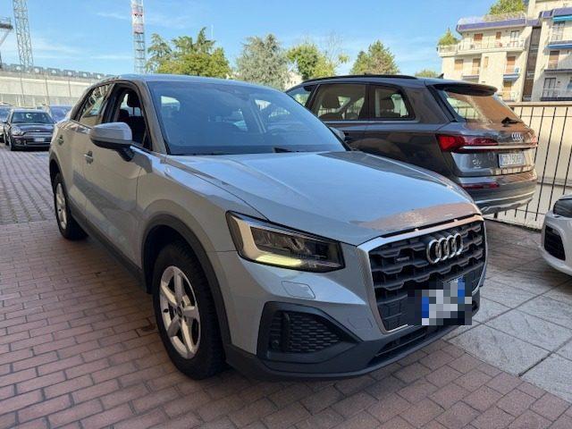 AUDI Q2 35 TDI quattro S tronic Identity Black