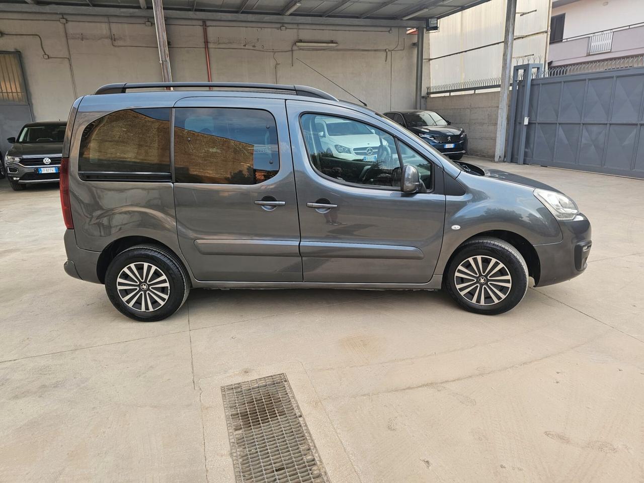 Peugeot Partner Tepee BlueHDi 100 Outdoor