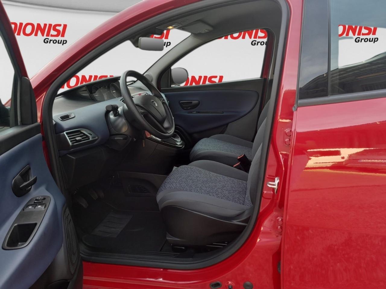 Lancia Ypsilon 1.0 FireFly 70cv Hybrid Oro