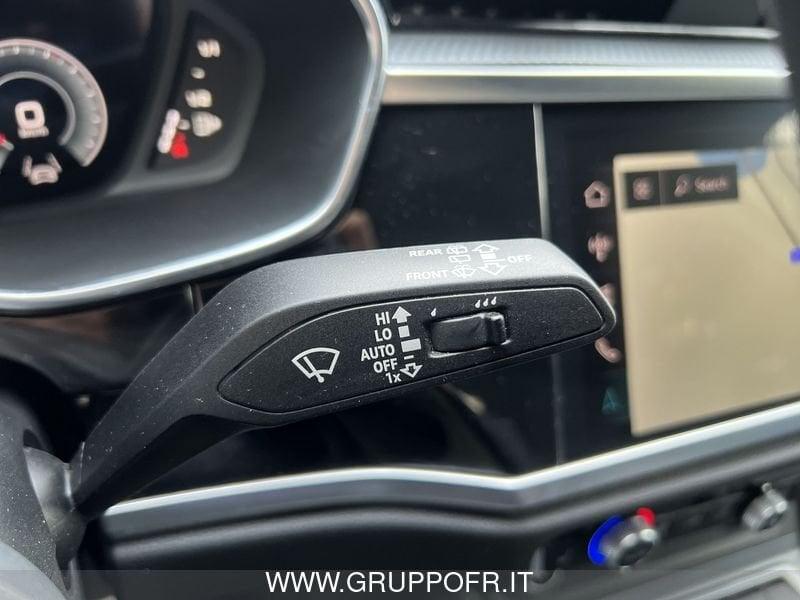 Audi Q3 35 TDI S tronic Identity Black