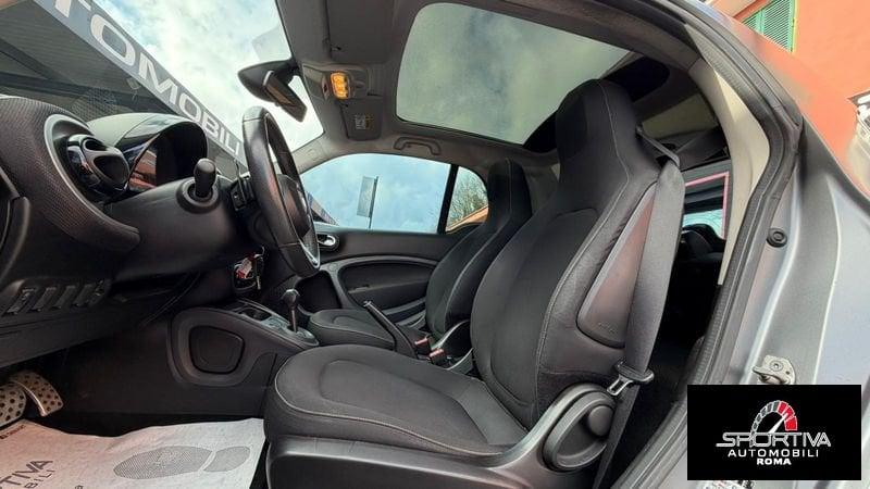 smart fortwo PACCHETTO SPORT OPACA RATA MENSILE 210,00 EURO fortwo 70 1.0 Passion