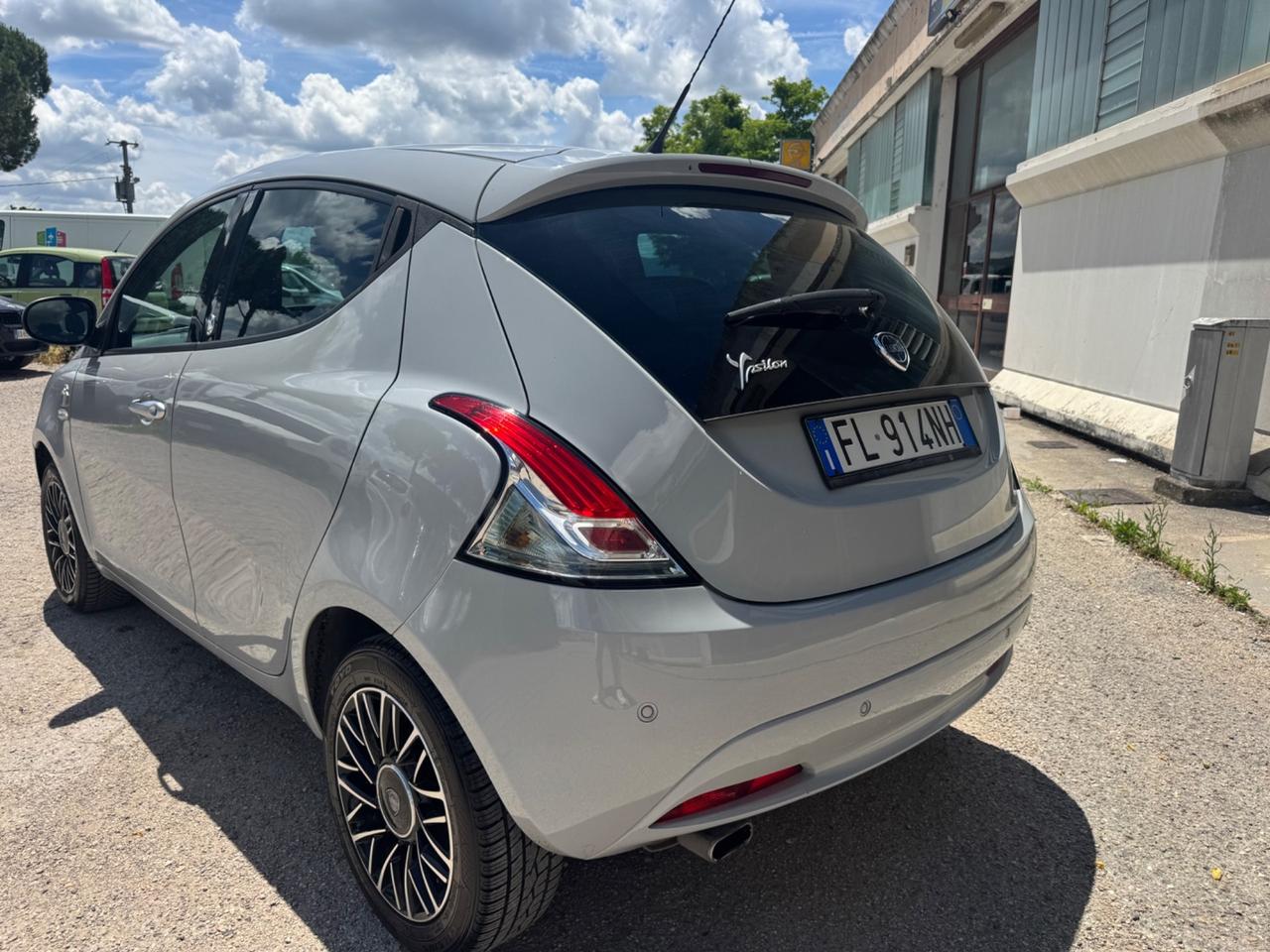 Lancia Ypsilon 1.2 69 CV 5 porte GPL Ecochic Gold