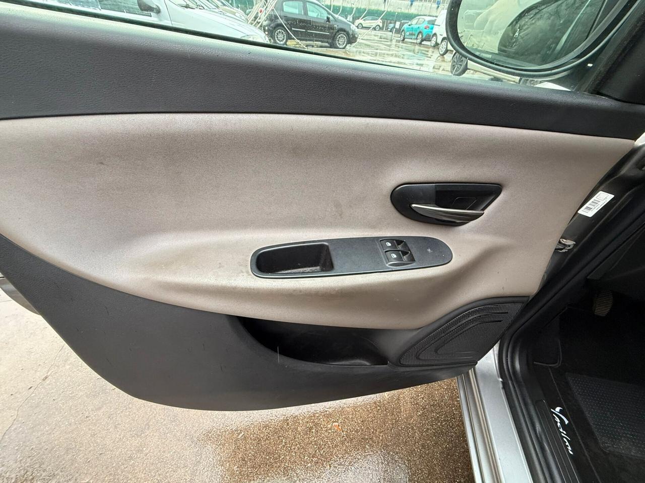 Lancia Ypsilon 1.2 BENZINA 5P UNICO-PROPR