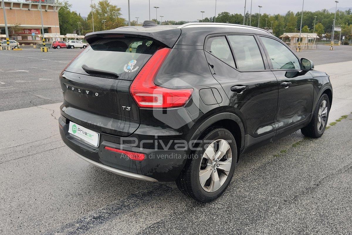 VOLVO XC40 T3 Momentum