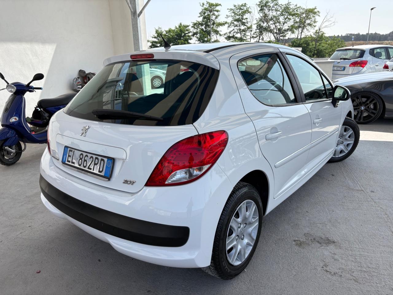 Peugeot 207 1.4 HDi 70CV 5p. Active