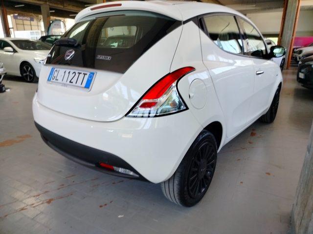 LANCIA Ypsilon 1.0 Hybrid Silver