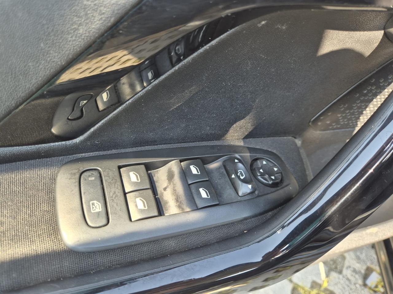 Peugeot 208 BlueHDi 100 5 porte Allure