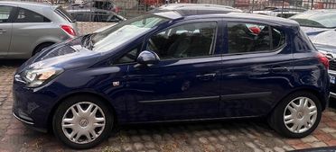 Opel Corsa 1.2 5 porte b-Color