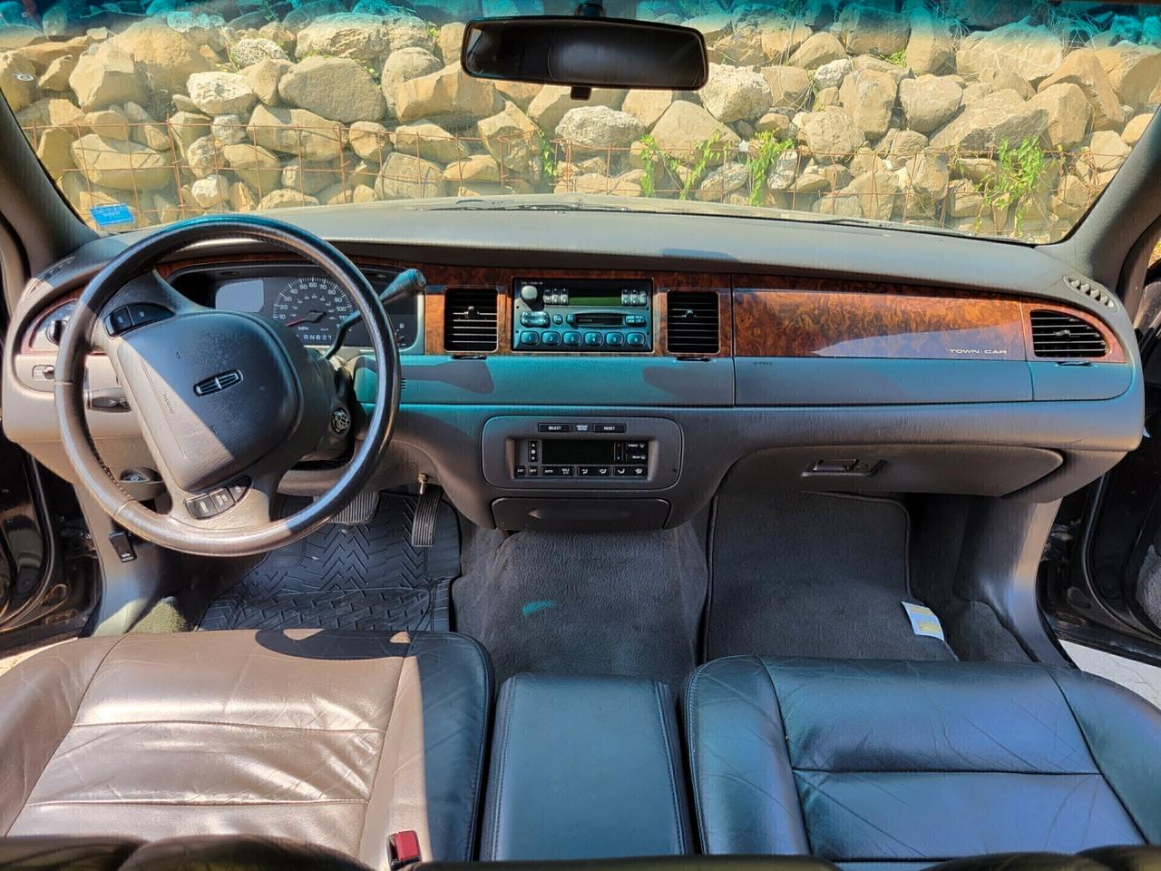 Limousine Lincoln Town car V8 4.6cc 209cv Benz/Gpl