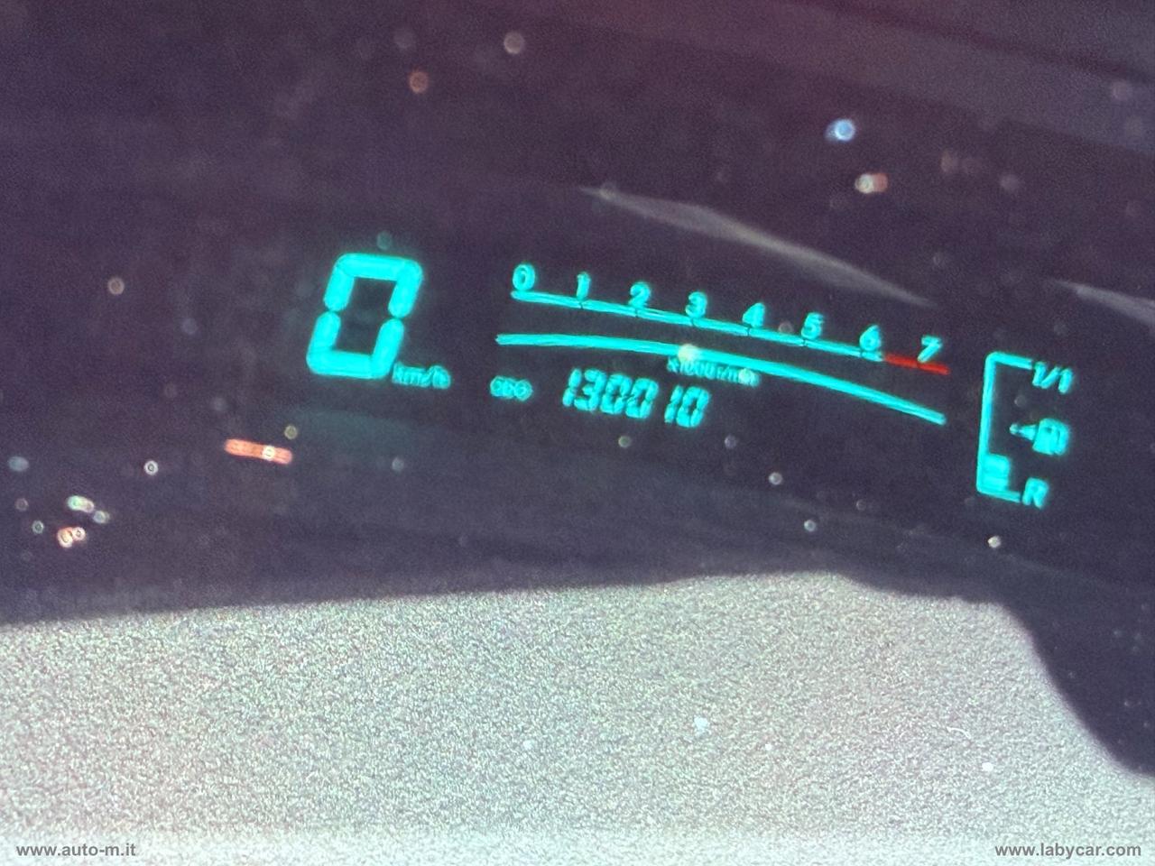 TOYOTA Yaris 1.0 5p. Sol