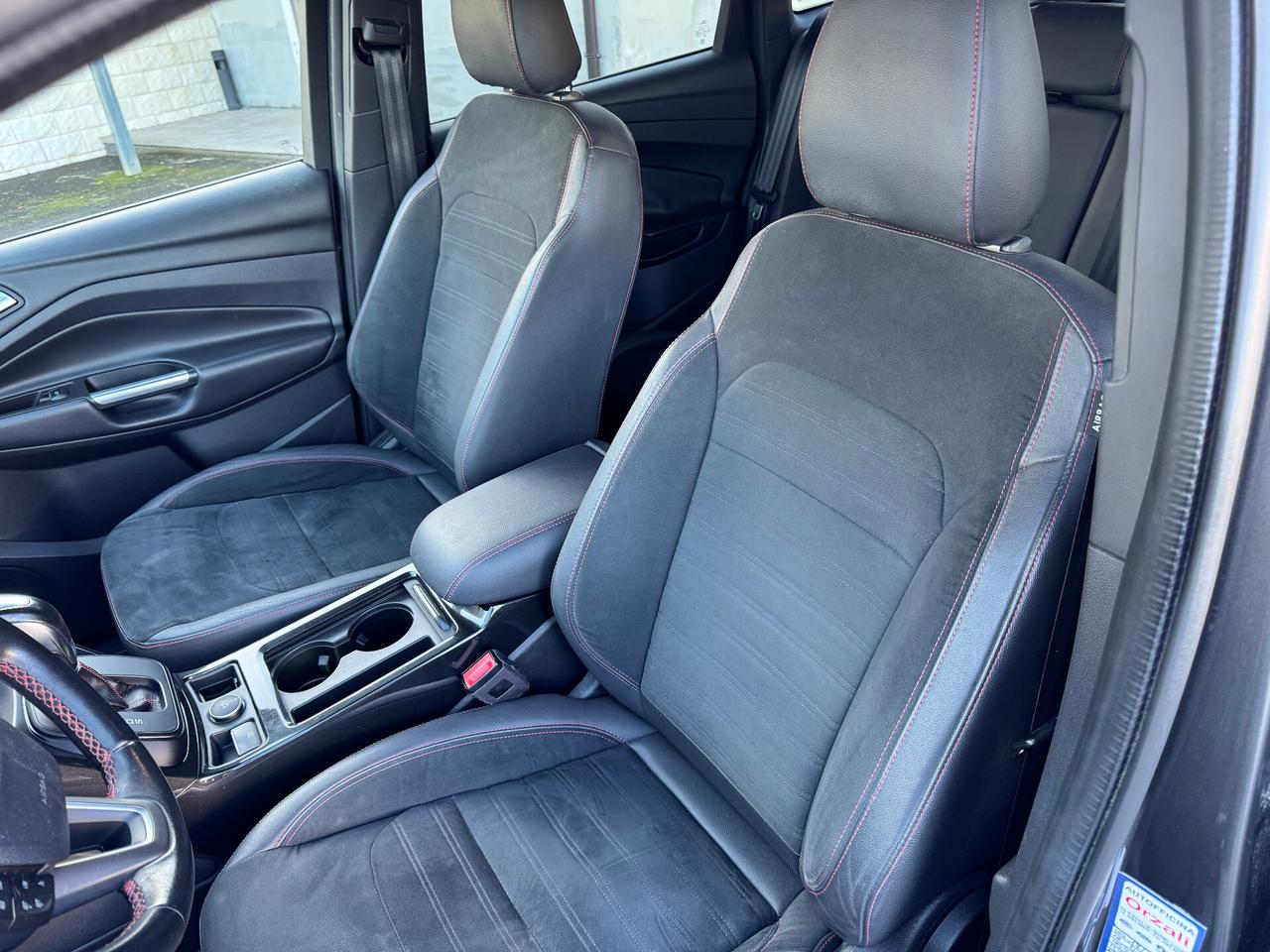 Ford Kuga 1.5 TDCI 120CV S&S 2WD Powershift ST-Line Business