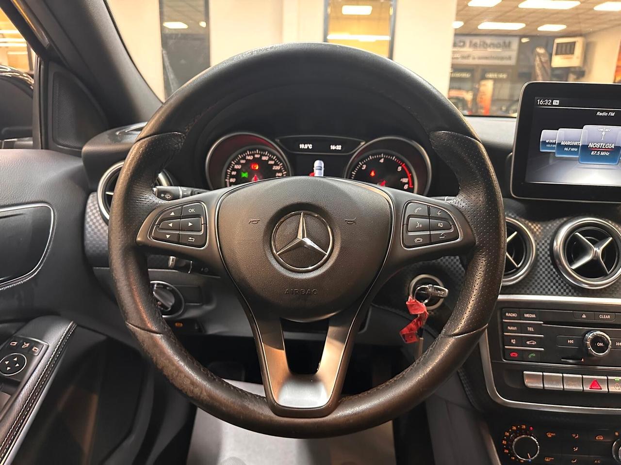 Mercedes-Benz A 200 d Sport Activity edition 4matic auto