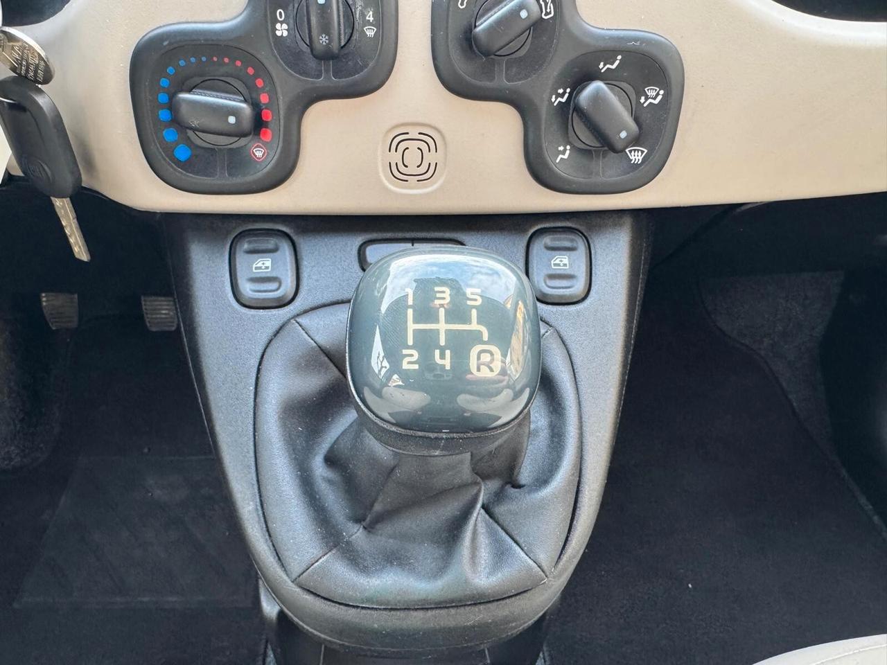 FIAT PANDA 1.2 LOUNGE UNIPROPRIETARIO NEOPAT.