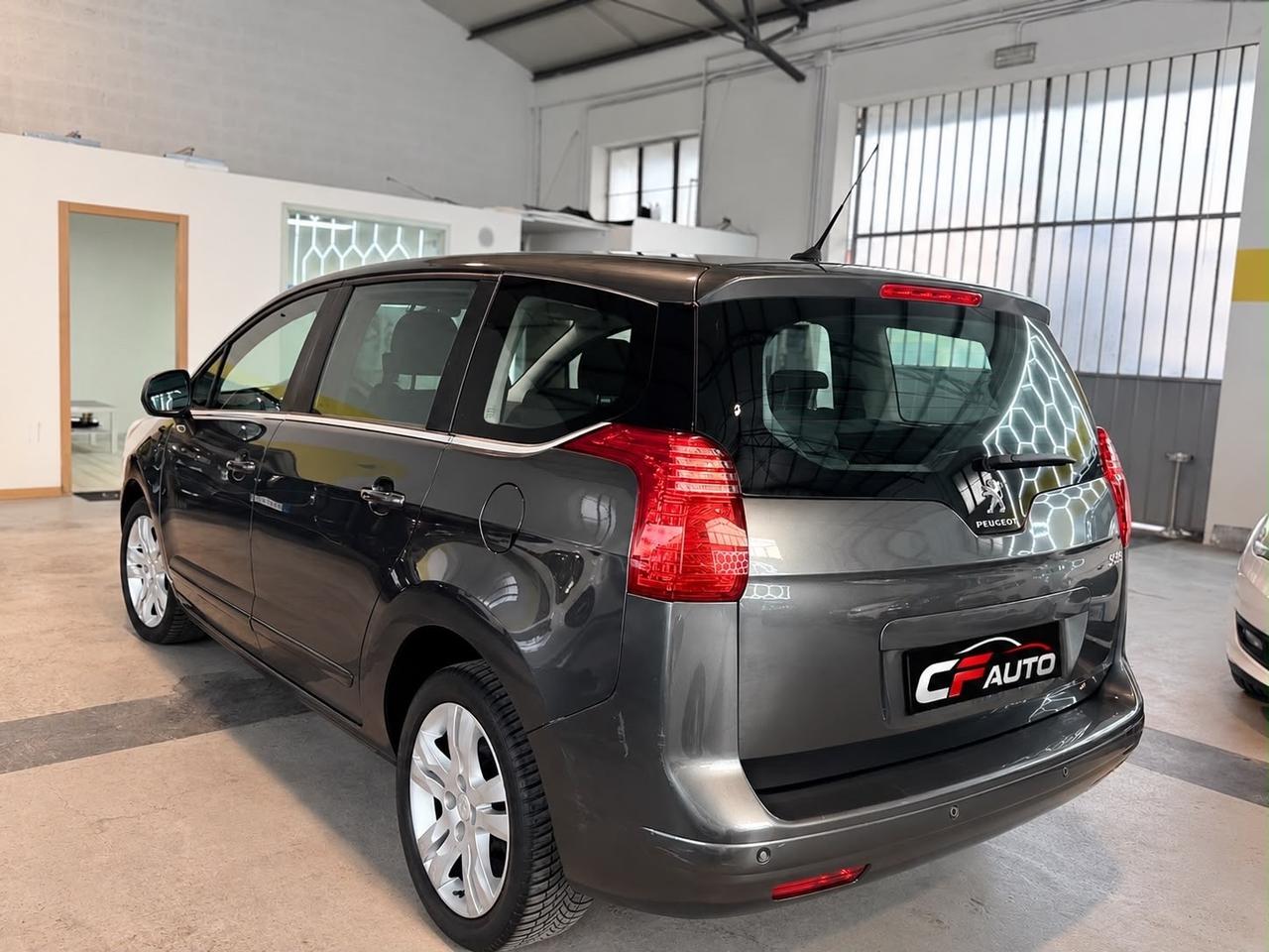 Peugeot 5008 1.6 HDi 115CV 7Posti Neopatentati