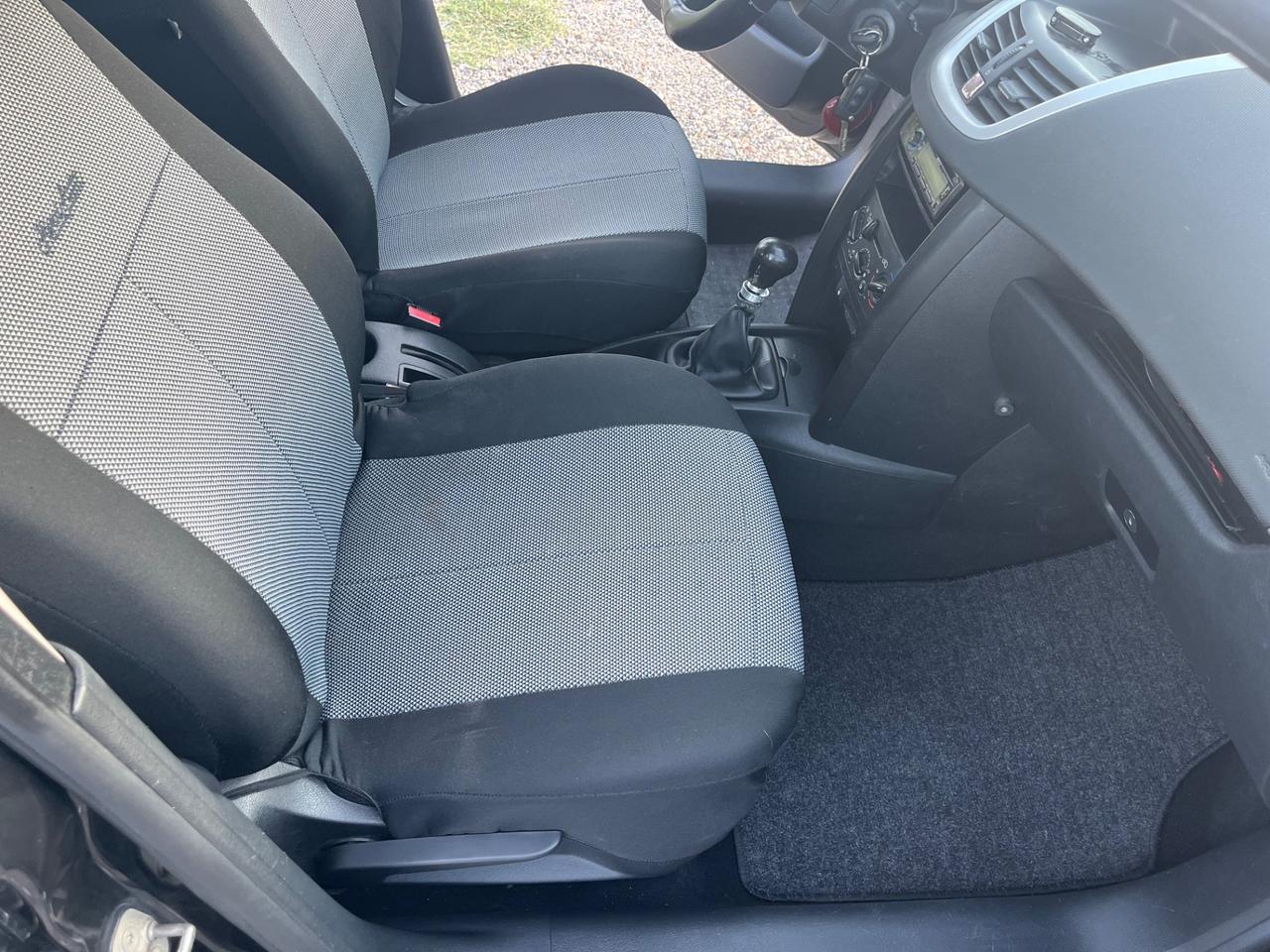 Peugeot 207 1.4 VTi 95CV 5p. XS