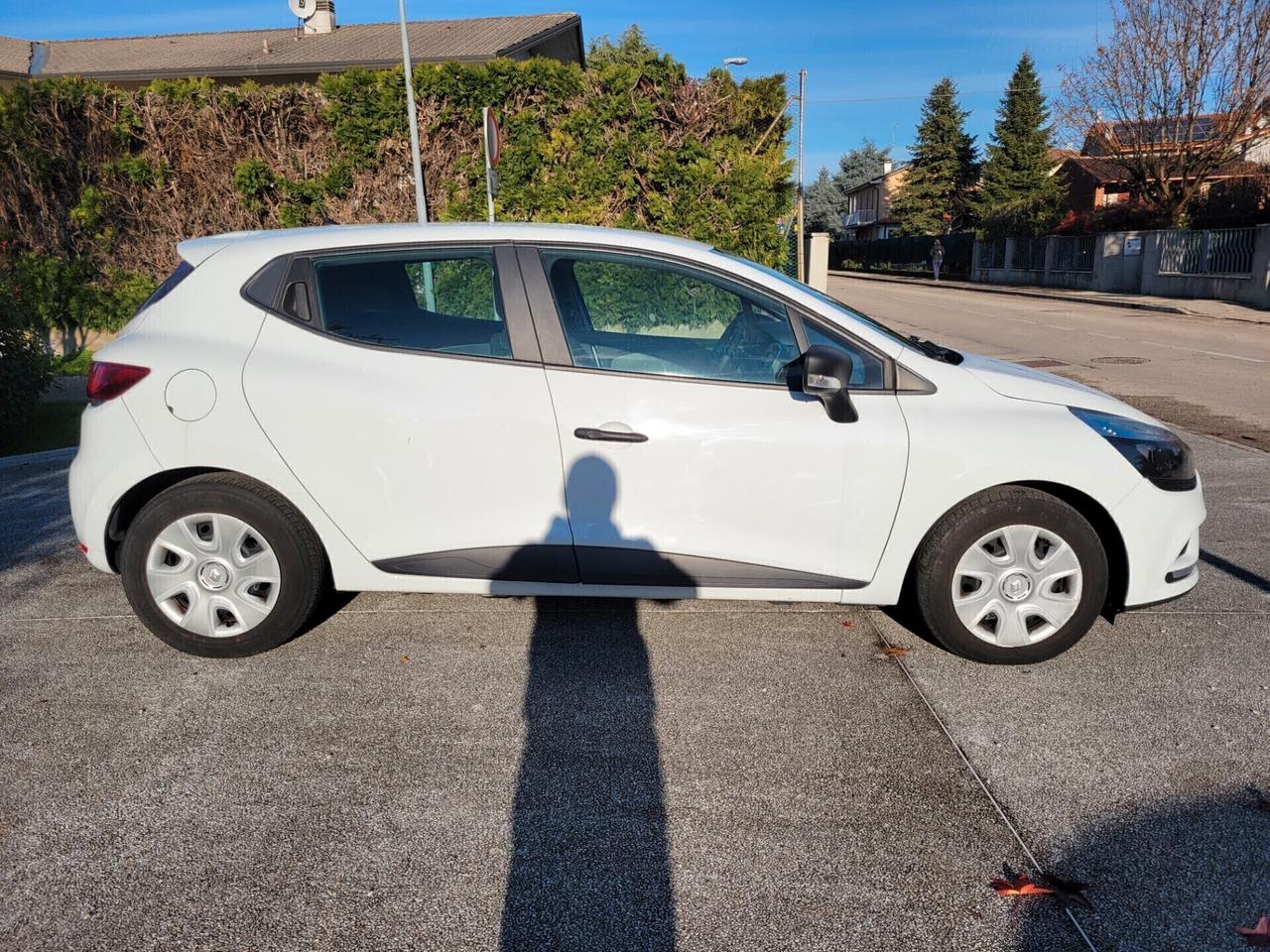 Renault Clio 1.5 dCi 75CV AUTOCARRO NEOPATENTATI