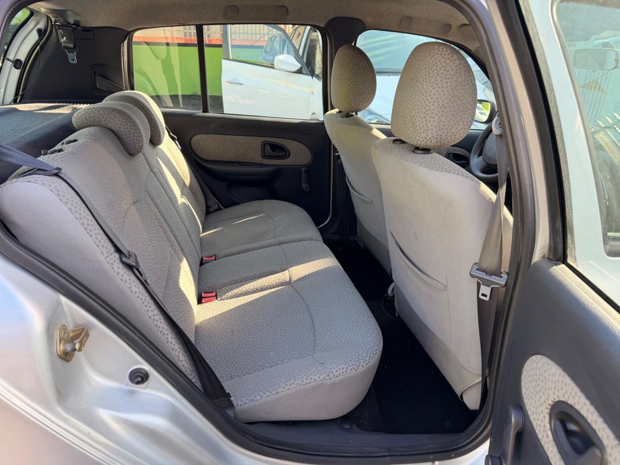 Renault Clio 1.2 5 porte Confort 2005 150.000 km