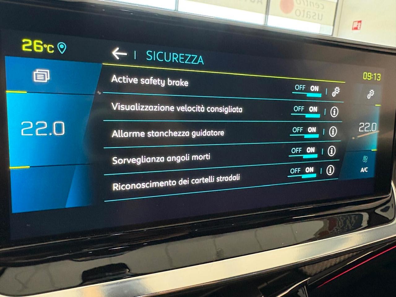 Peugeot 208 GT motore elettrico 136 CV SPOTICAR