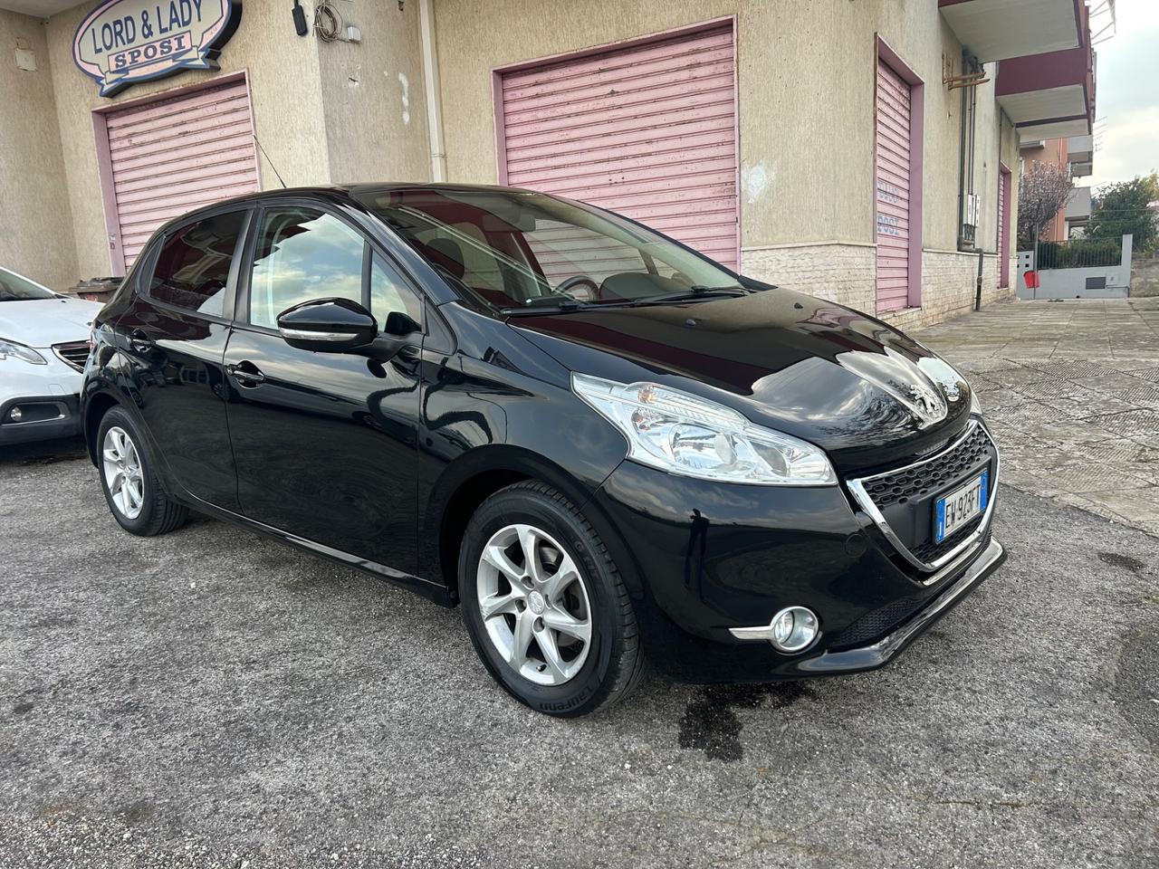 Peugeot 208 1.4 HDi 68 CV 3 porte Allure