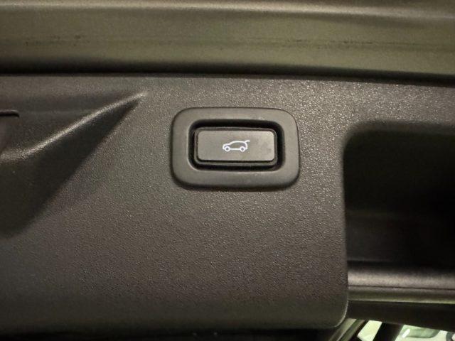 LAND ROVER Discovery Sport 2.0 eD4 R-Dynamic SE