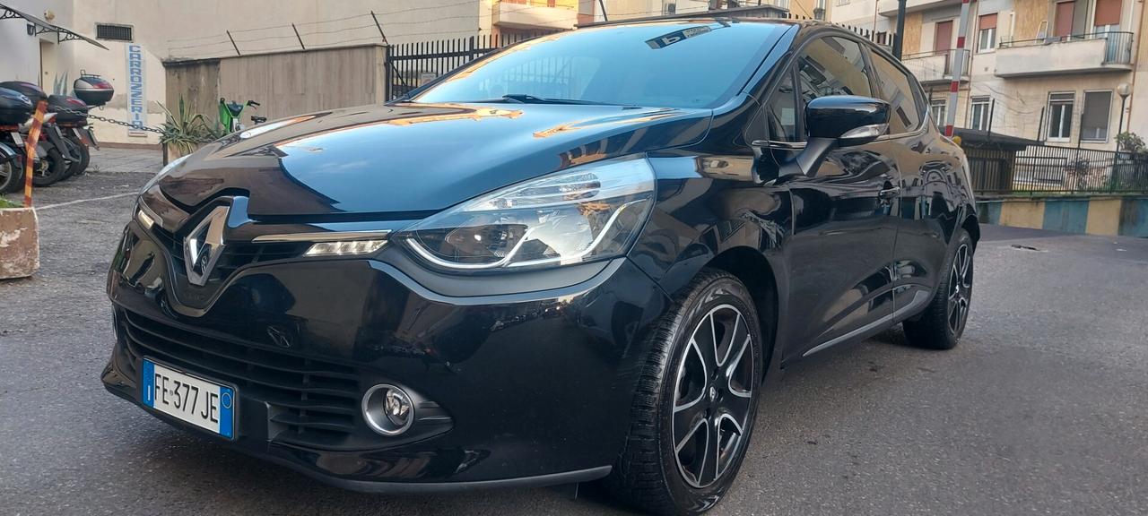 Renault Clio 1.2 75CV INTENSE E6