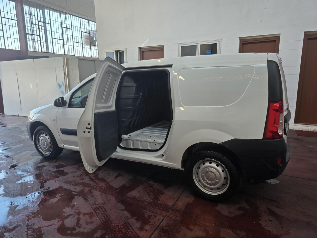 Dacia Logan Furgovan 1.6 GPL 60.000 km