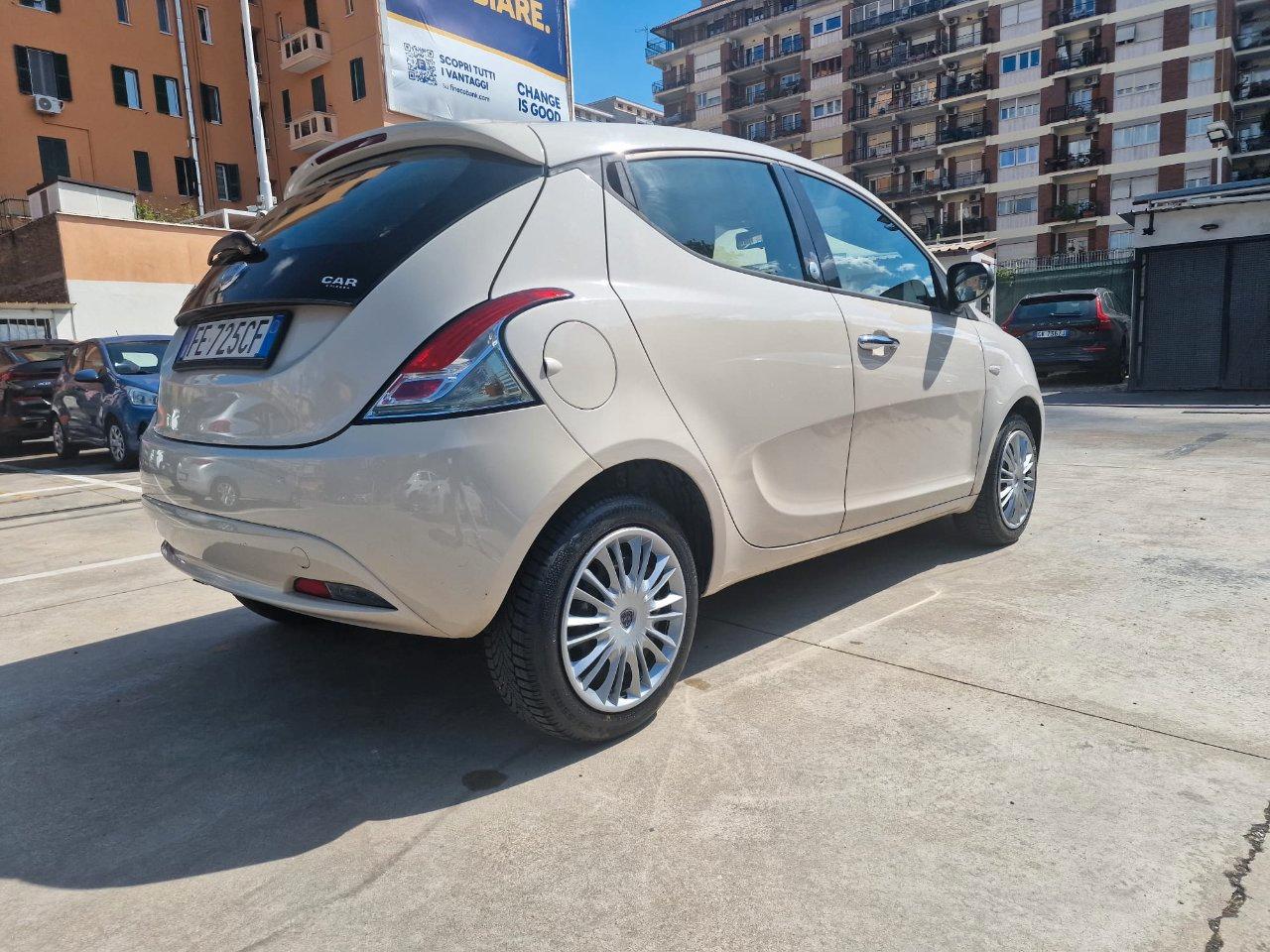 Lancia Ypsilon 5 Porte Ypsilon 1.2 Silver ecochic Gpl 69cv scad.bombola 2036