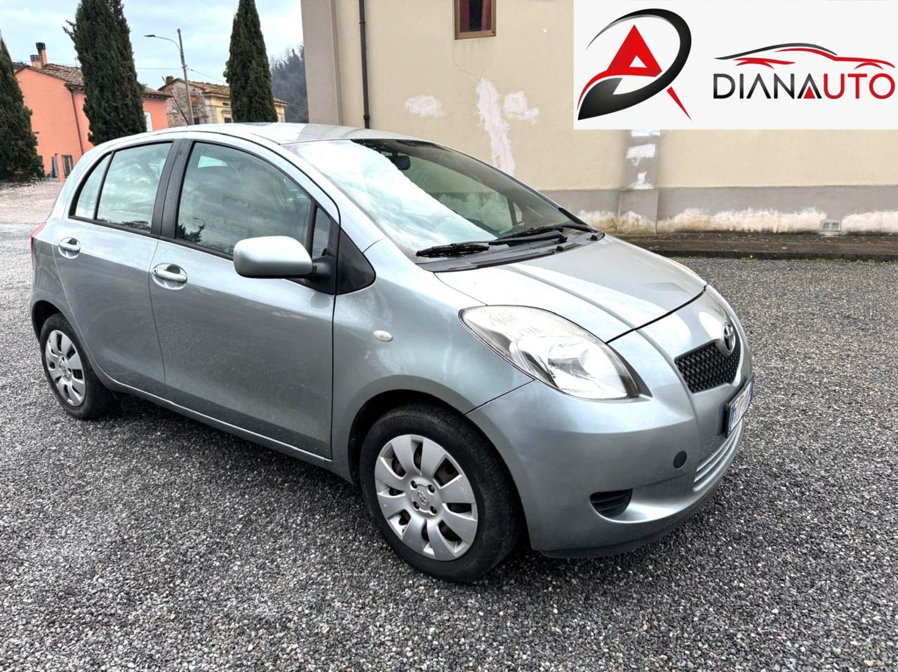 Toyota Yaris 1.0 5 porte Sol