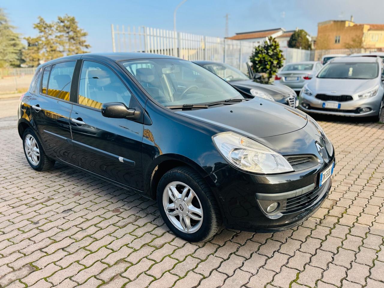 Renault Clio 1.2 16V 5 porte Le Iene
